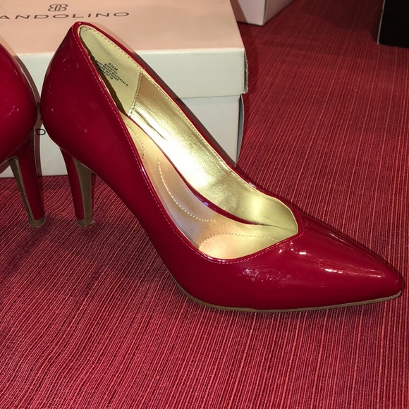 Bandolino Red Point Toe Heels in size 5.5M - Picture 8 of 11